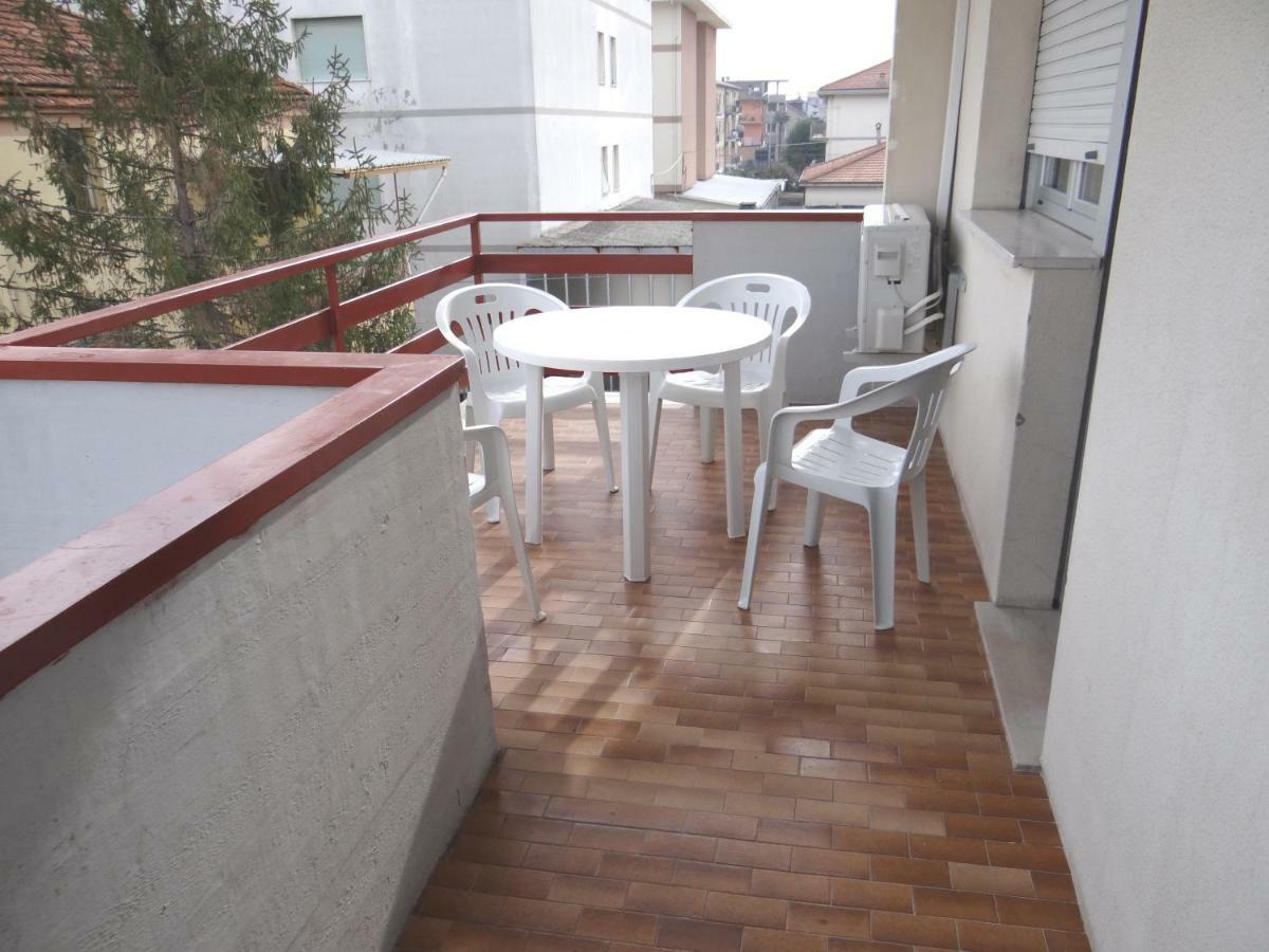 Grande Appartamento Al Mare Martinsicuro Buitenkant foto