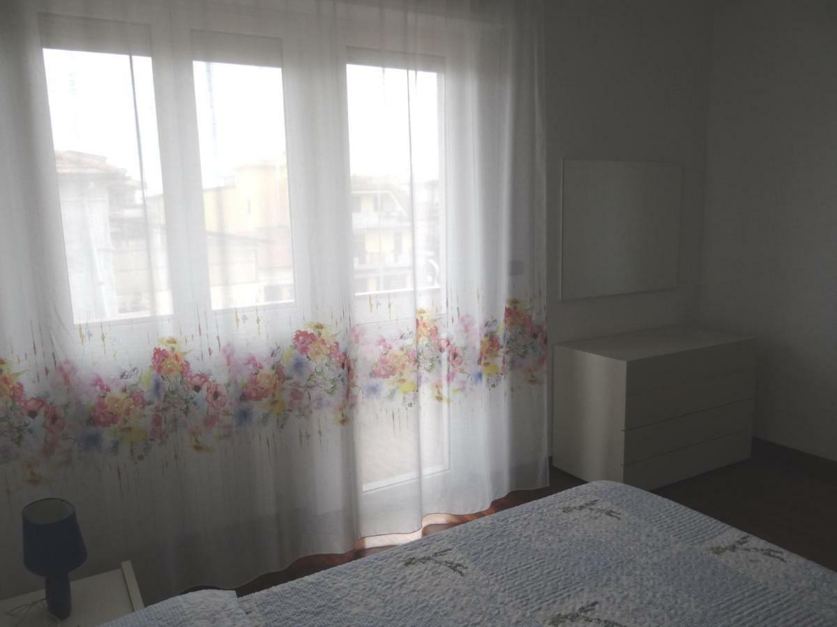 Grande Appartamento Al Mare Martinsicuro Buitenkant foto